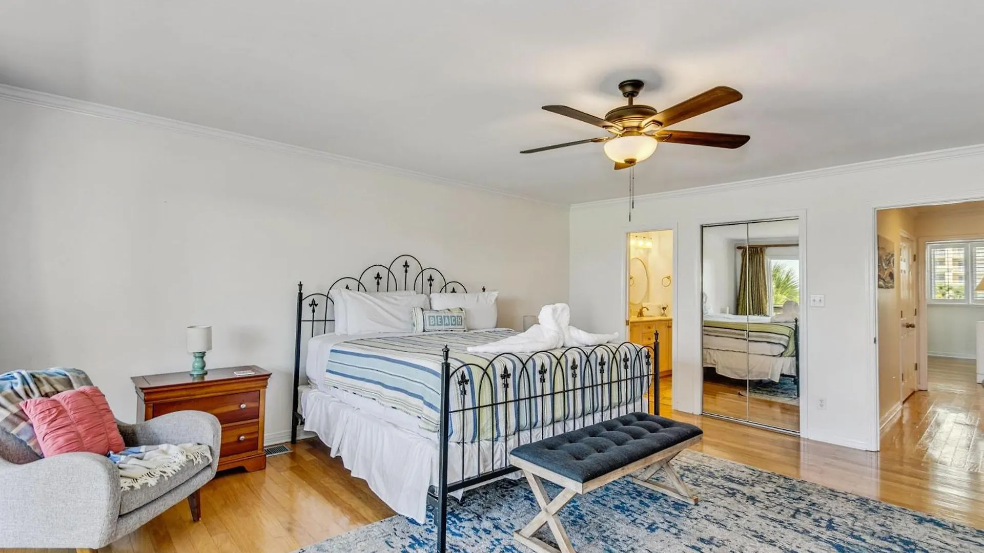 Walk 2 Beach Golf Dining & More -Sleeps 12 Destin Holiday home