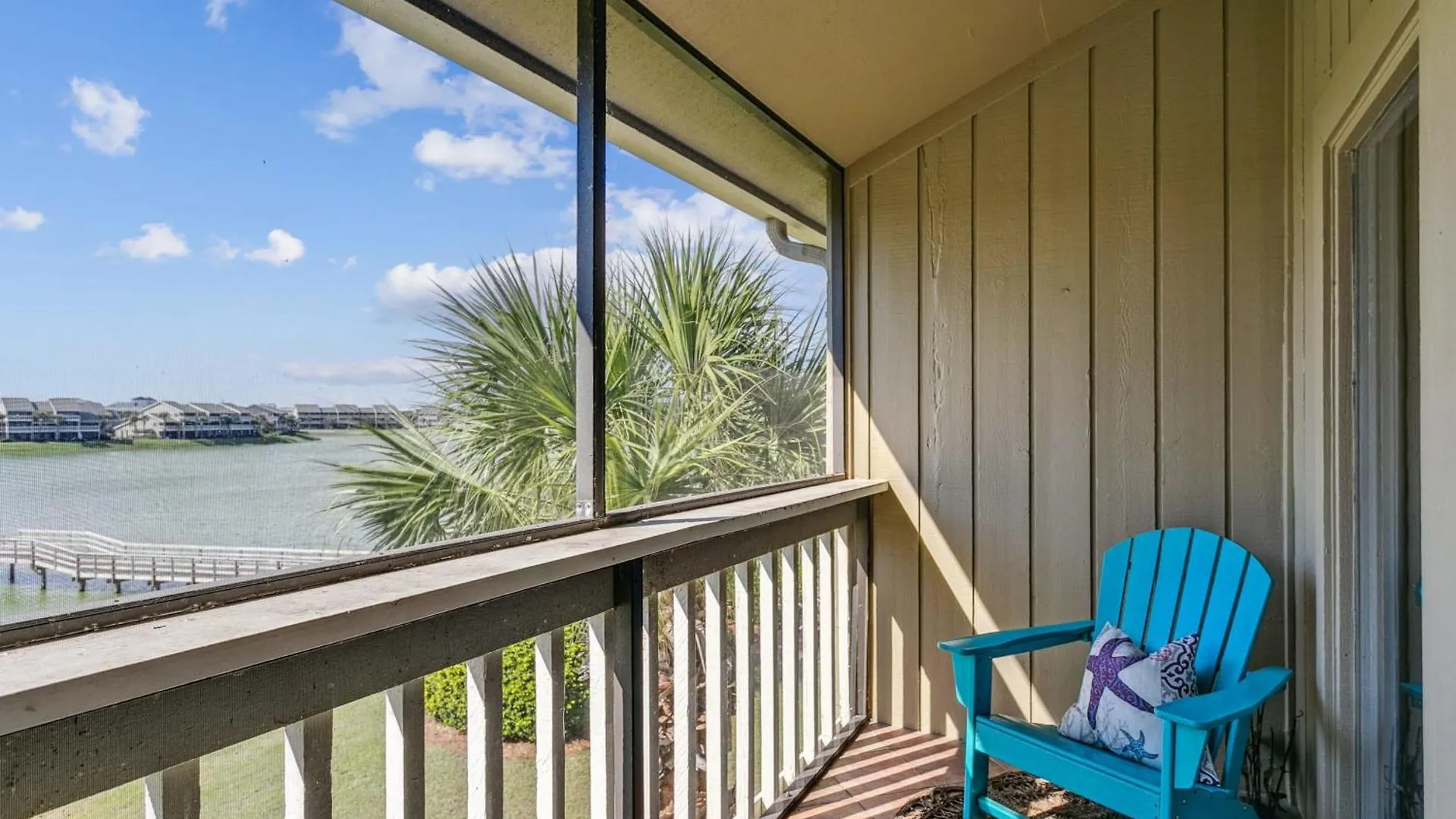 Walk 2 Beach Golf Dining & More -Sleeps 12 Destin Holiday home