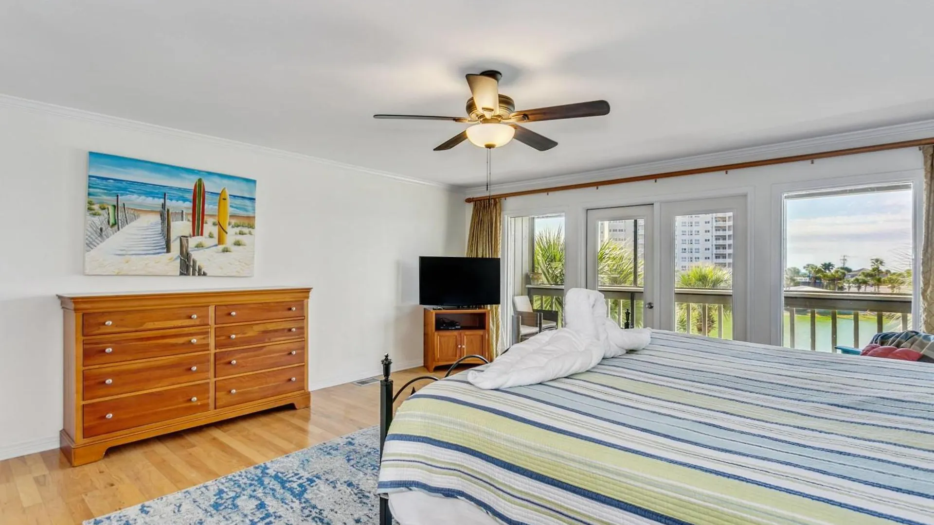 Walk 2 Beach Golf Dining & More -Sleeps 12 Destin